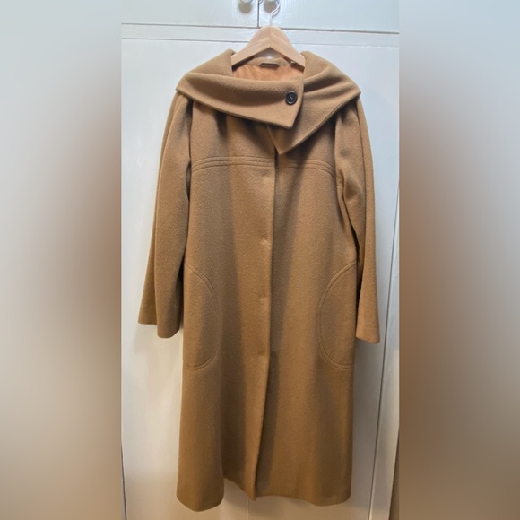 Barneys New York Jackets & Blazers - BARNEYS NEW YORK Made In Italy Womens Wool Camel Coat Size 44/10